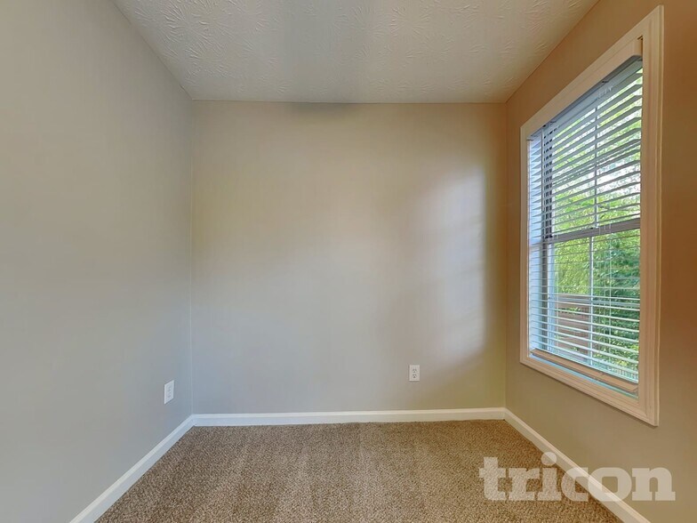 Building Photo - 1110 Karastan Ct SW