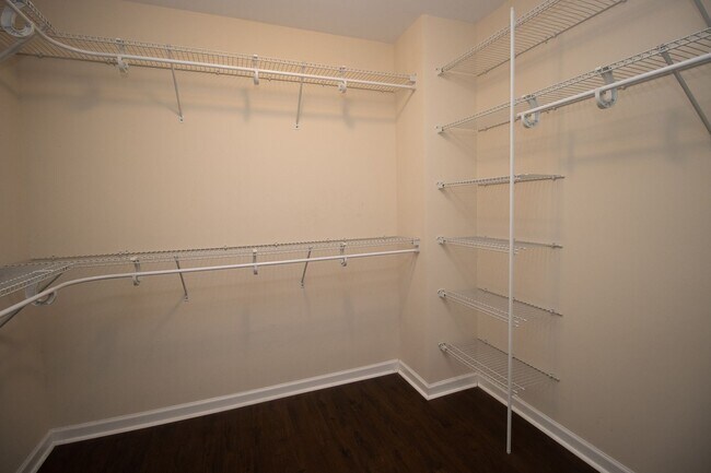 Building Photo - 106 Shumard Oak Ct