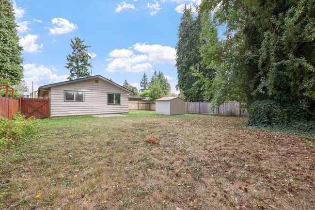 Building Photo - Move in ready now! 2 bedrooms 1 bath Tumwa...