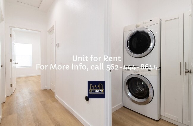 Building Photo - House - 2 Bedrooms / 1 Baths - Norwalk