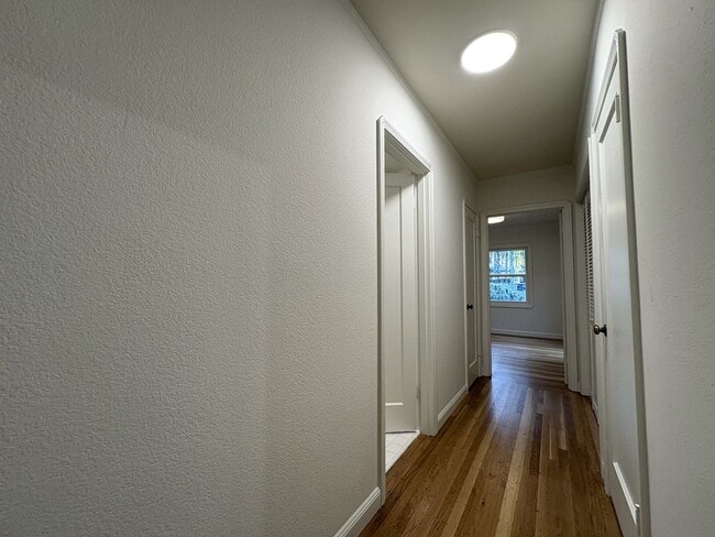 Building Photo - Beautifully Updated 3BD/2BA + Office Single-Family Home in Palo Alto