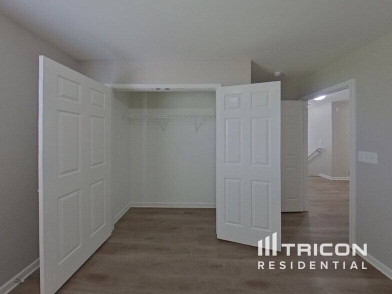 Building Photo - 11215 Breezehill Ln