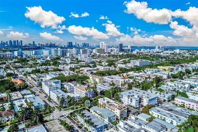 Building Photo - 635 8th St