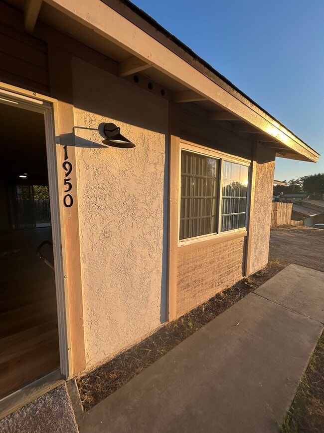 Building Photo - Charming Renovated 3 Bedroom/2 Bath Single Story Home! La Mesa! $3,500