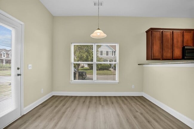 Building Photo - 3 Bedroom 3 Bathroom in Hinesville