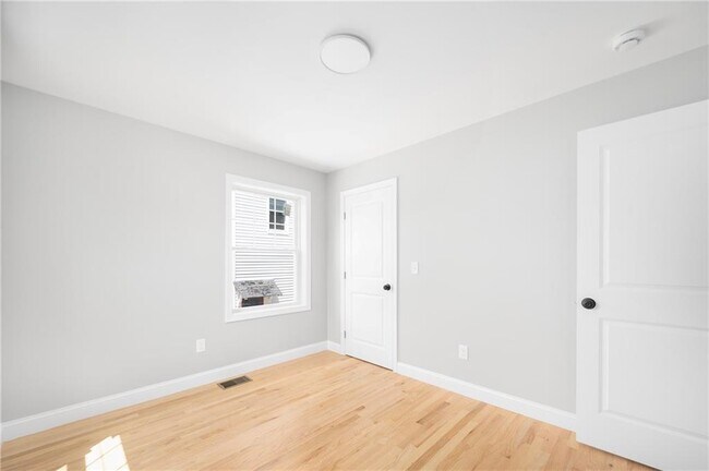 Building Photo - 28 Grosvenor Ave