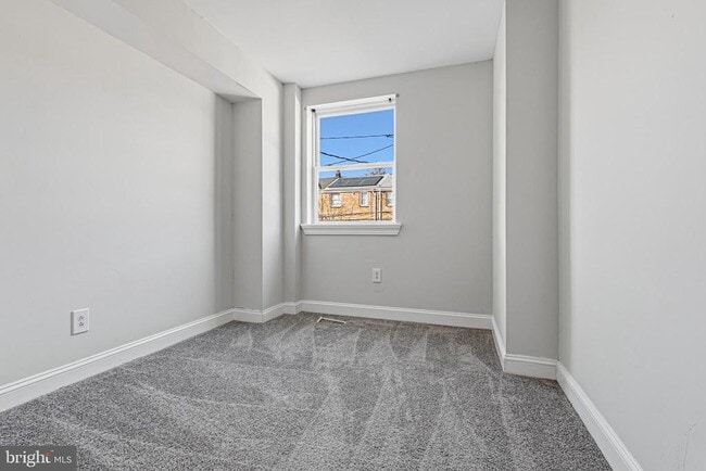 Building Photo - 3312 Parklawn Ave