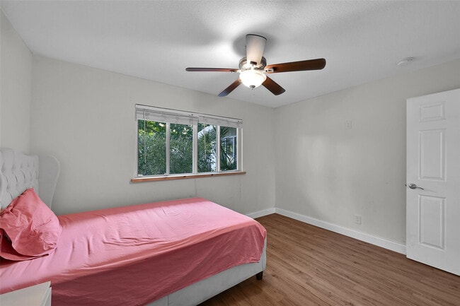 Building Photo - 5708 NW 24th St