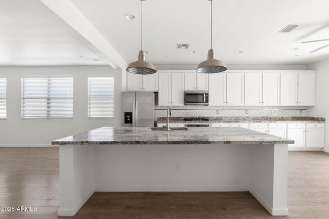 Primary Photo - 21451 W Palm Ln