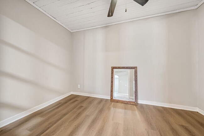 Building Photo - 2619 Nettleton St