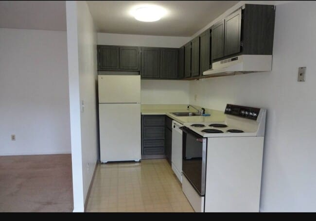 Building Photo - 74 Barrett St