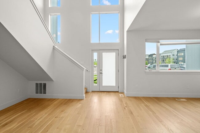 Building Photo - Modern Luxury Condo for Rent in Bozeman, MT