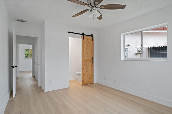 Building Photo - 4510 NW 49th Dr