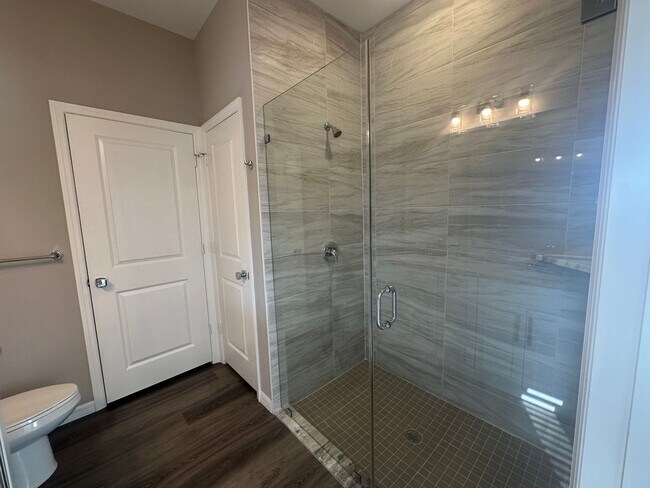 Building Photo - AVAILABLE MID APRIL- 4 Bedroom 2 bathroom 3 Car Garage NE Cape Coral Home with Screened Lania