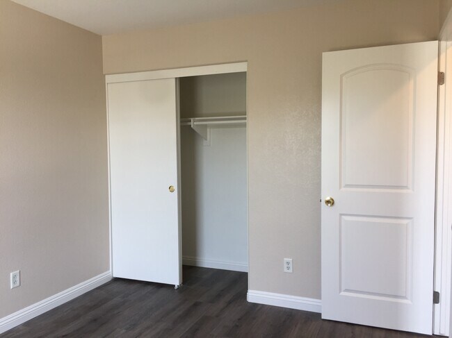 upstairs bedroom 4 - 504 Robins Pl