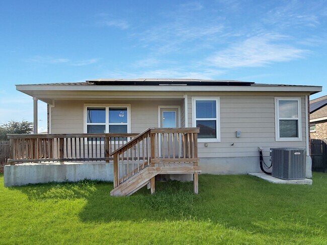Building Photo - 401 Utica Way