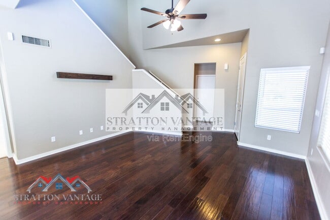 Building Photo - 544 N Alma School Rd