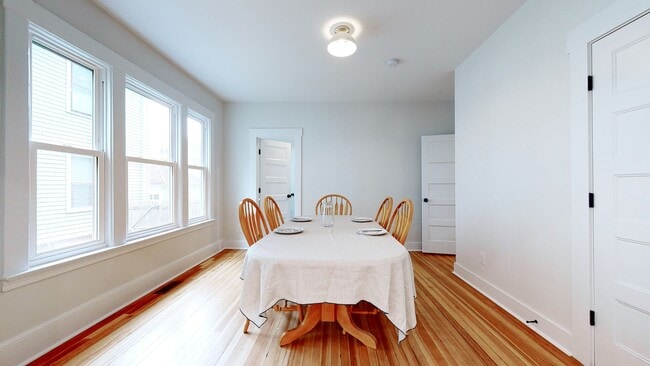 Building Photo - 276-278 Willow St