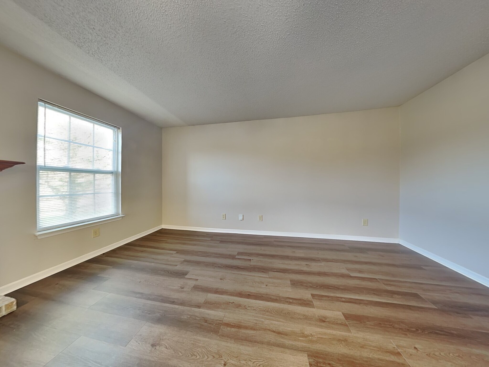 Building Photo - 9818 Blue Ridge Way