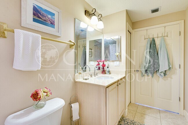 Building Photo - Furnished Condo in Daytona Beach Shores