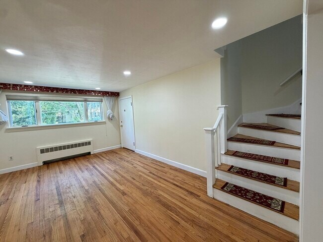 Building Photo - 487 Lowell Ave