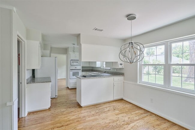 Building Photo - 12402 Stafford Springs Dr