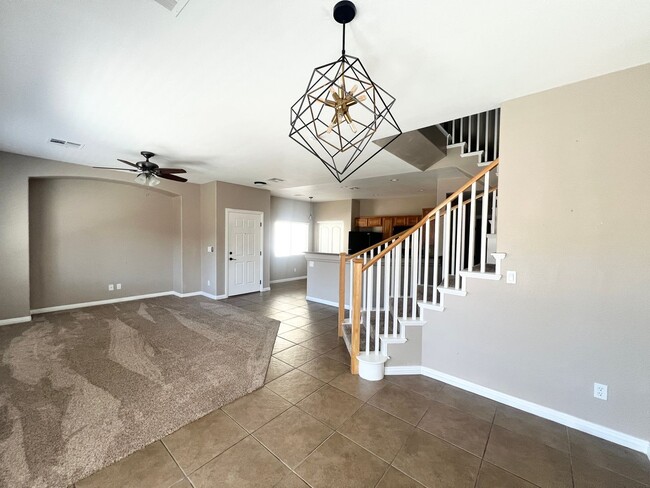 Building Photo - 102 S Pointe Way