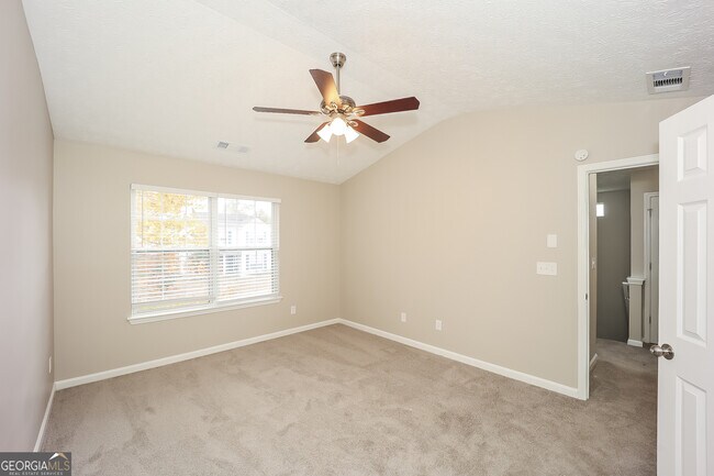 Building Photo - 1163 Millwood Dr