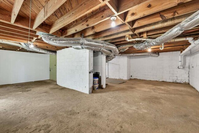 Building Photo - 775 Gordon St