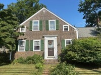 Building Photo - One bedroom in an historic home in South Y...