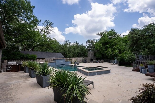 Building Photo - 3305 Laurel Cir