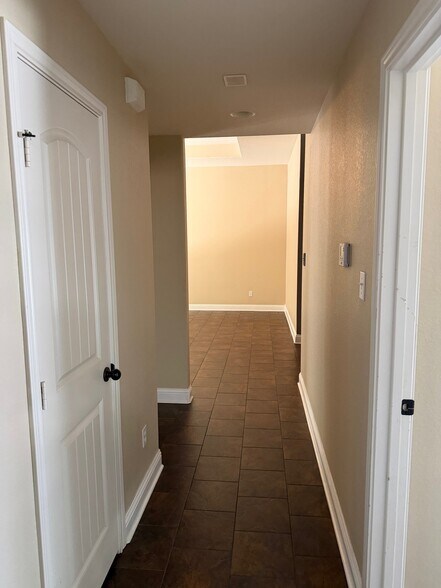 Building Photo - 113 Falcon Way