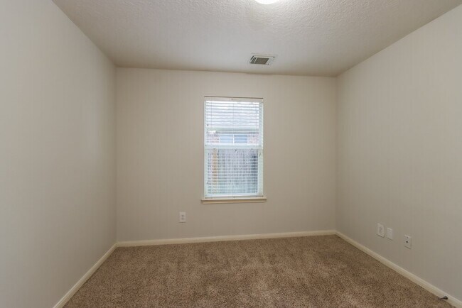 Building Photo - 4422 Cannongate Dr