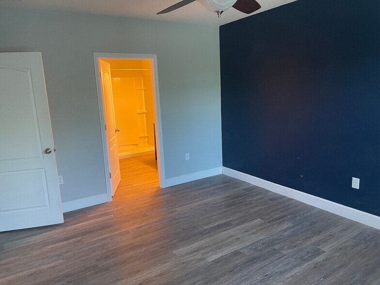 Building Photo - 15450 Trinity Fall Way