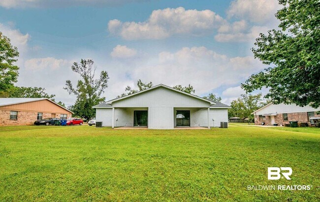 Building Photo - 513 W Rose Ave