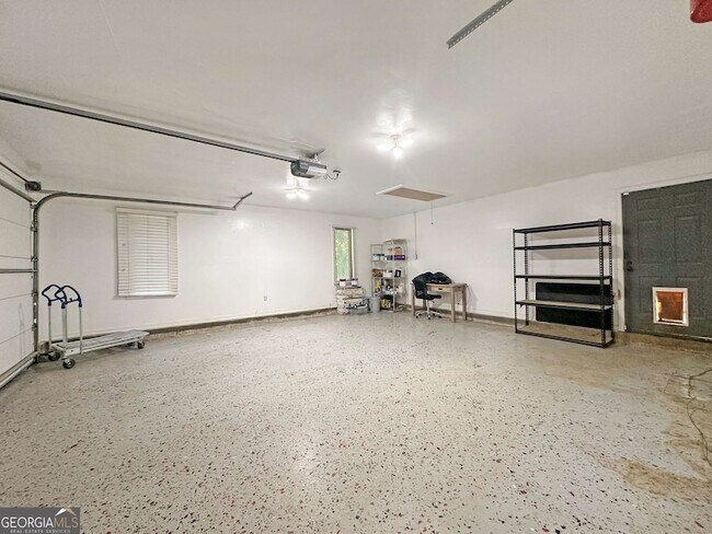 Building Photo - 10200 Rivertown Rd