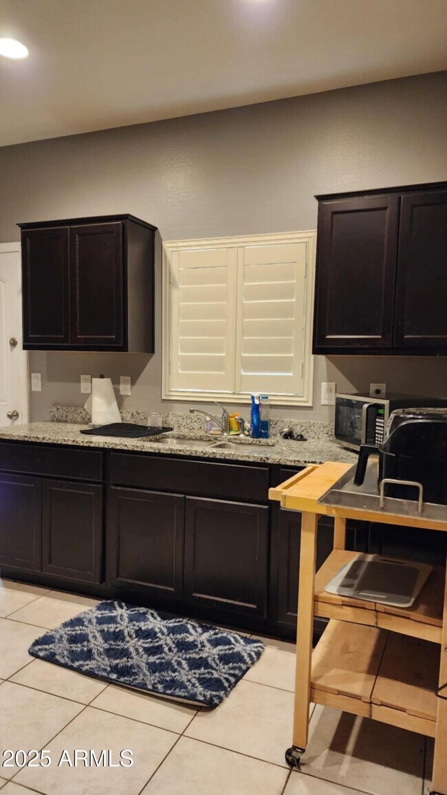 Building Photo - 42037 W Quinto Dr