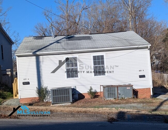 Building Photo - 609 N Elizabeth St
