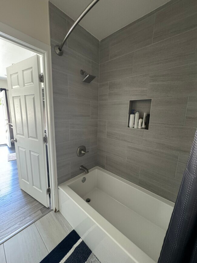 Bathroom - 14921 Kittridge St