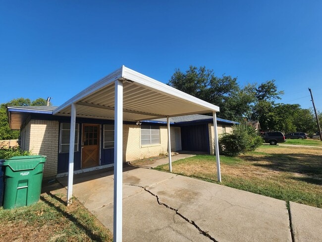 Building Photo - 3604 Valley View Rd