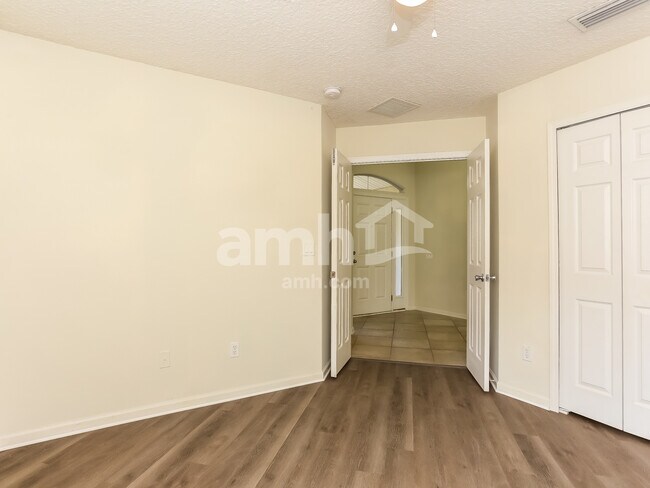 Building Photo - 96687 Commodore Point Dr