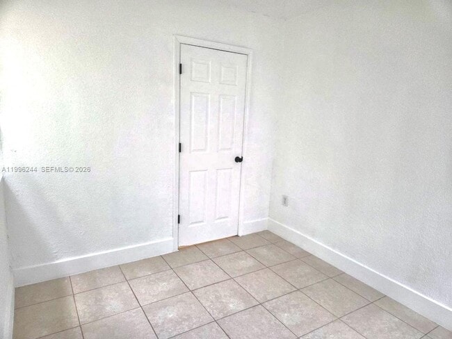 Building Photo - 34 SW 6th Ave