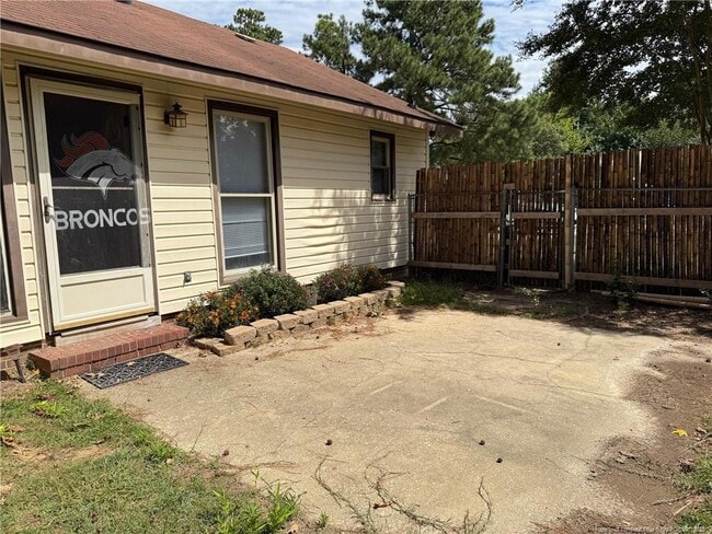 Building Photo - 7069 Candlewood Dr