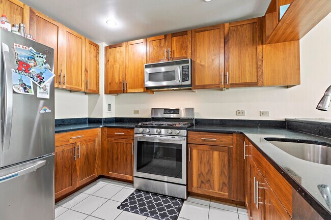 Building Photo - 20 Newport Pkwy