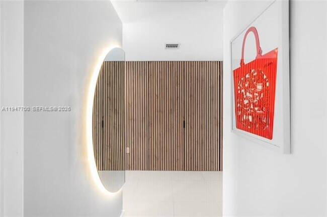 Building Photo - 90 SW 3rd St