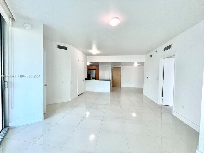 Building Photo - 350 S Miami Ave