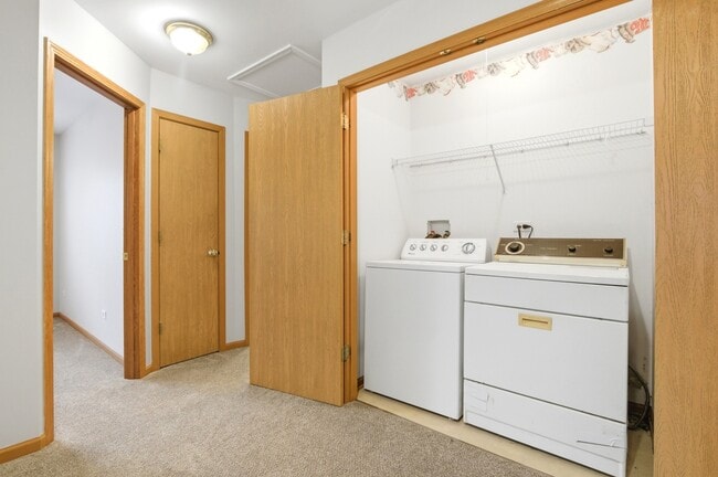 Building Photo - 3864 Pathfinder Ln