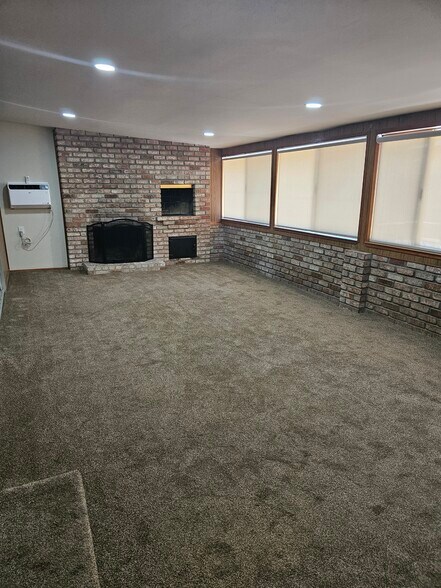 Building Photo - 1661 Arbor Dr