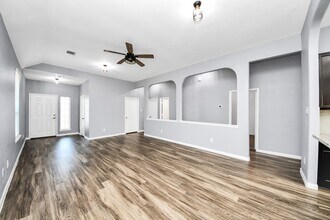 Building Photo - 2335 Spring Hollow Dr