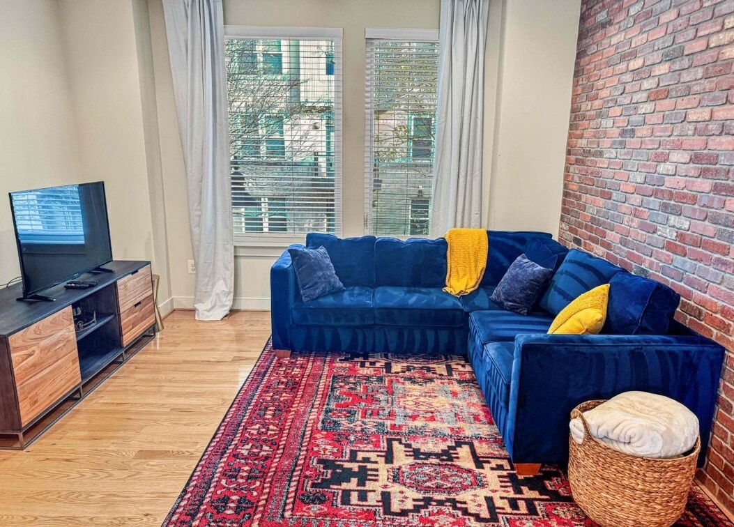 Building Photo - 5610 45th Ave